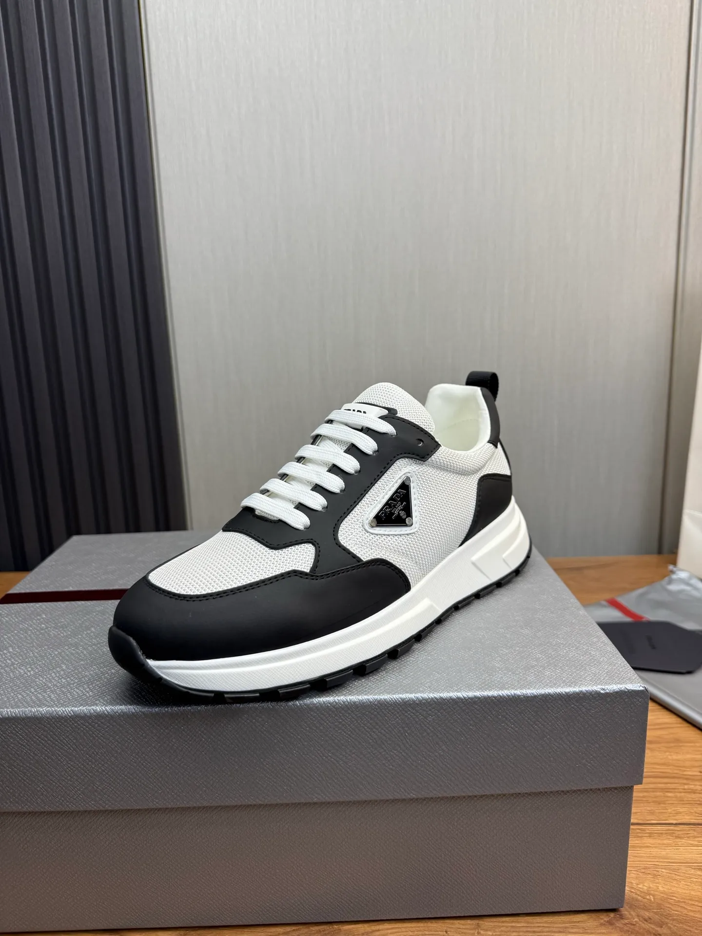 Men's shoes 💰560💰 [PRADA] Popular items in men's shoes counters, synchronized with the official website, high-quality cowhide stitching breathable mesh + cowhide lining, 1🆚1 replica, original sole, 38-45 (customized for 45, non-refundable)